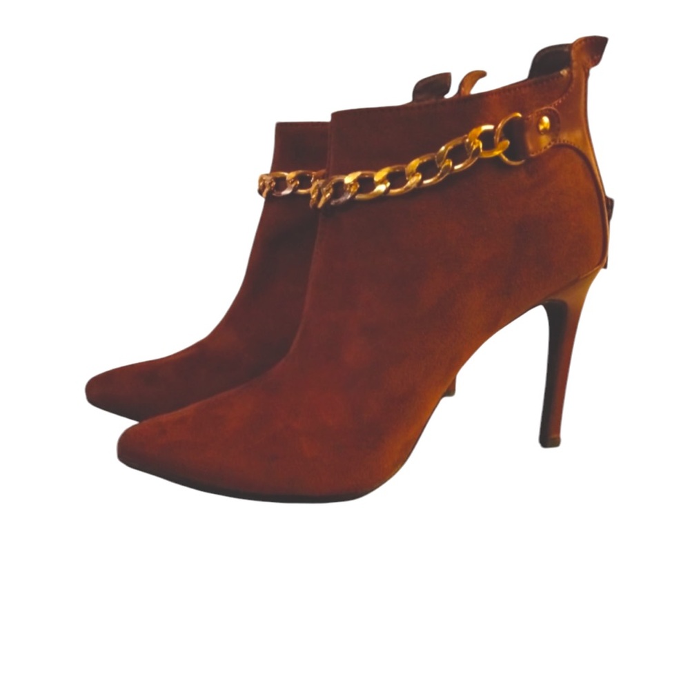Brand new never Brown Ankle Boots with Gold Chain Breshelles suede